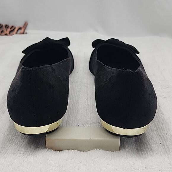 ●NINE WEST●FAVS FLATS BLACK POINTED-TOE GOLD TRIM BOW ON TOE BOX LADIES 8 NWOB - Picture 7 of 16